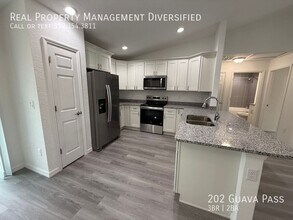 202 Guava Pass in Ocklawaha, FL - Building Photo - Building Photo