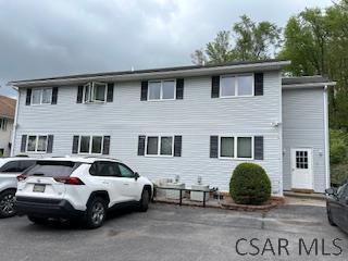 property at 724 E Oakmont Blvd