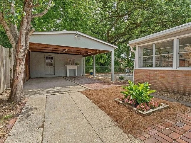 1958 Christian St in Baton Rouge, LA - Building Photo - Building Photo