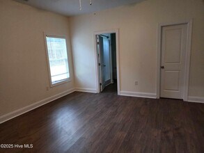 613 Hobbs Dr in Jacksonville, NC - Building Photo - Building Photo