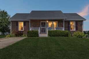 1073 Bobcat Dr in Clarksville, TN - Building Photo