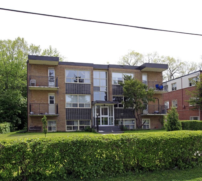 17 Fraserwood Ave in Toronto, ON - Building Photo - Primary Photo