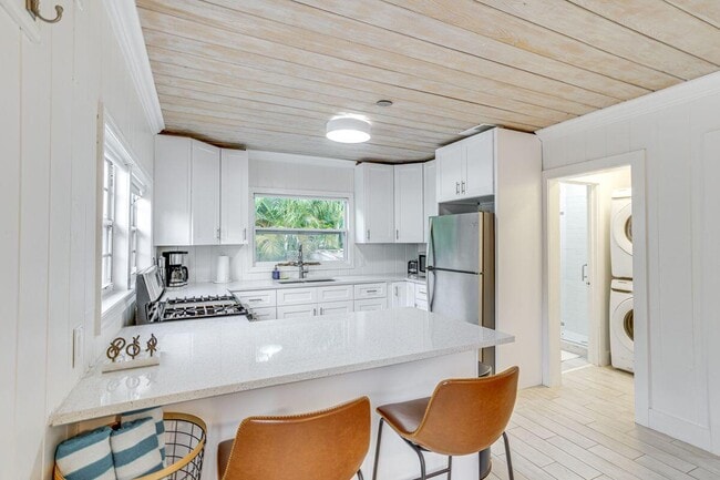 property at 518 33rd St