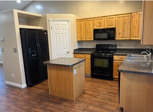 1234 N 780 W in Clinton, UT - Building Photo - Building Photo