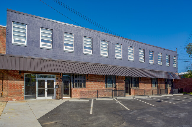 Eclipse Apartments in Richmond, VA - Building Photo - Building Photo