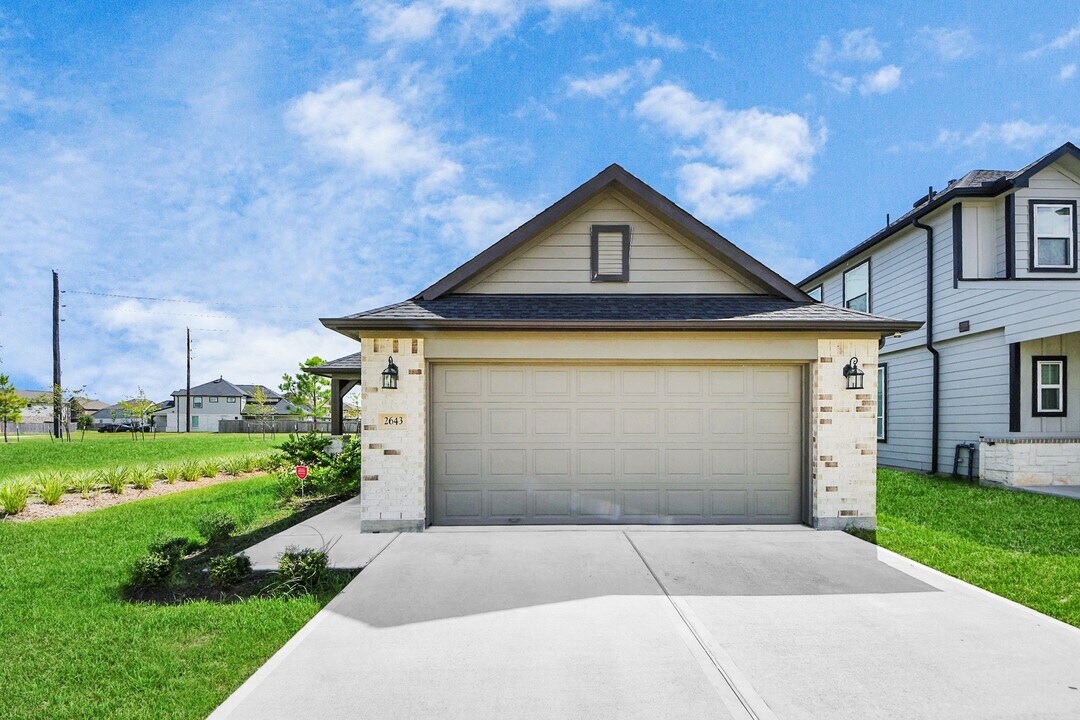2643 Oakleaf Ash Ln in Fresno, TX - Building Photo