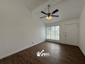 7239 Glen Bay Dr in San Antonio, TX - Building Photo - Building Photo