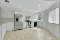 2577 Bessie St in Delray Beach, FL - Building Photo - Building Photo