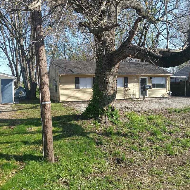 4903 Ventura Dr in Louisville, KY - Foto de edificio - Building Photo