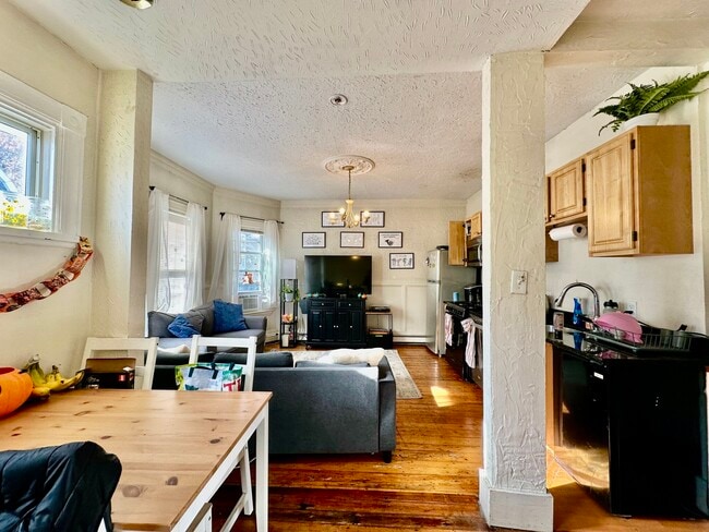 93 Hillside St, Unit 3