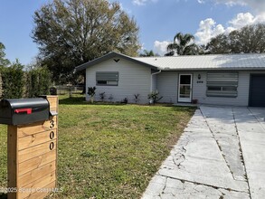 300 Green Bay Ct in Palm Bay, FL - Building Photo - Building Photo