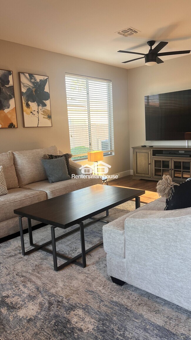 18391 W Western Star Blvd in Goodyear, AZ - Foto de edificio - Building Photo