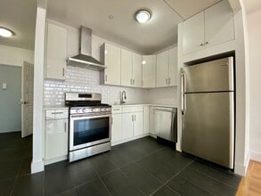 LUXURY Giant 2 BED LOFT in Queens! in Queens, NY - Building Photo - Building Photo