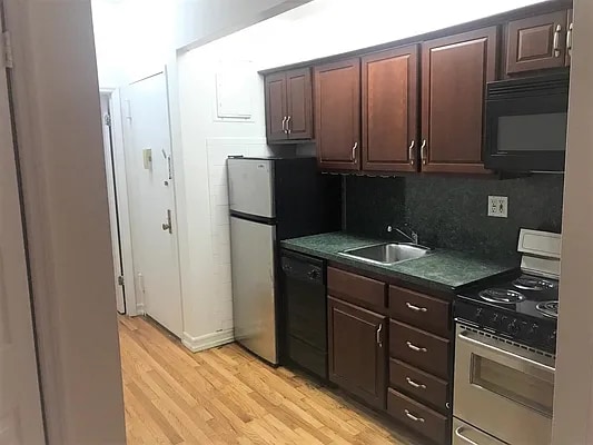 property at 920 Amsterdam Ave
