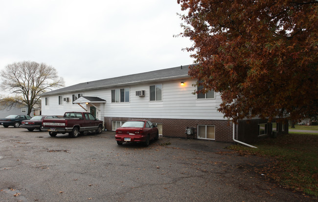 Nelson Arms Apartments in Charlotte, MI - Building Photo - Building Photo