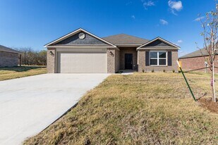 755 Foxtail Dr in Newcastle, OK - Building Photo