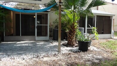 4002 Brigadoon Cir in Clearwater, FL - Building Photo - Building Photo