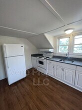 32 Russell Rd in Albany, NY - Building Photo - Building Photo