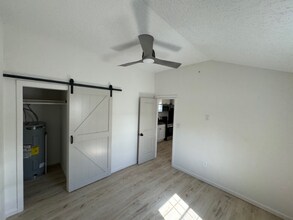 210 H Pickens Rd in Onalaska, TX - Building Photo - Building Photo