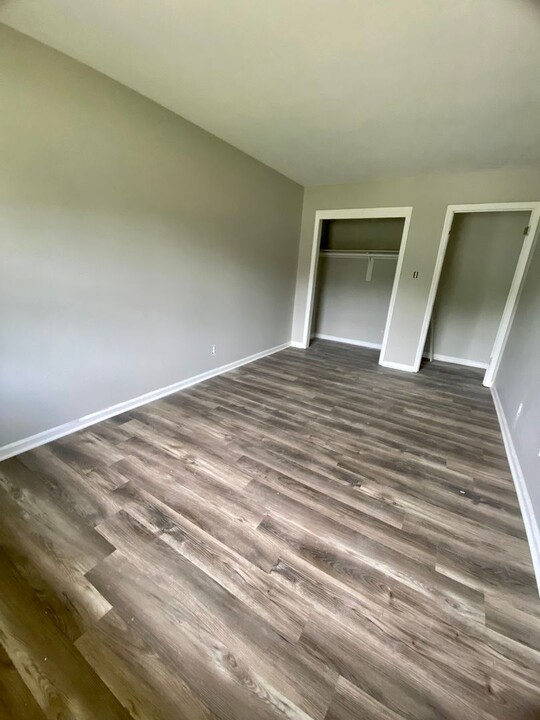 2106 S Emerson Ave in Indianapolis, IN - Building Photo