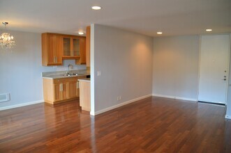 6000 Canterbury Dr in Culver City, CA - Foto de edificio - Building Photo