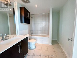 2885 Bayview Ave in Toronto, ON - Building Photo - Building Photo