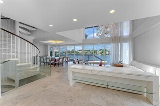 655 N Mashta Dr in Key Biscayne, FL - Building Photo - Building Photo