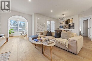 2680 W 4th Ave in Vancouver, BC - Building Photo