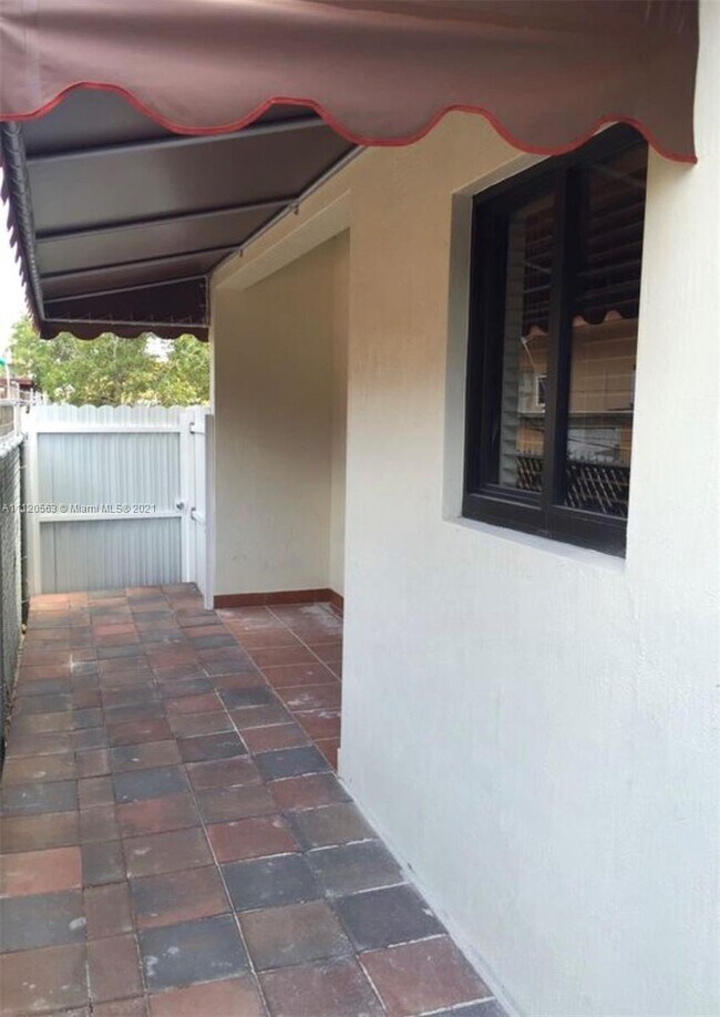 41 W 14th St-Unit -0 in Hialeah, FL - Building Photo - Building Photo