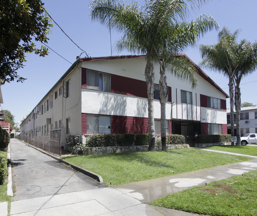 12017 Albers St in North Hollywood, CA - Building Photo