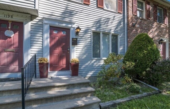 1200 Worcester St in Springfield, MA - Building Photo - Building Photo