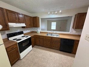 12 Southland Ct in Maumelle, AR - Foto de edificio - Building Photo