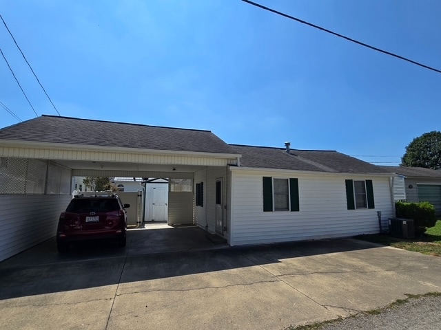 property at 982 Lawnview Ave