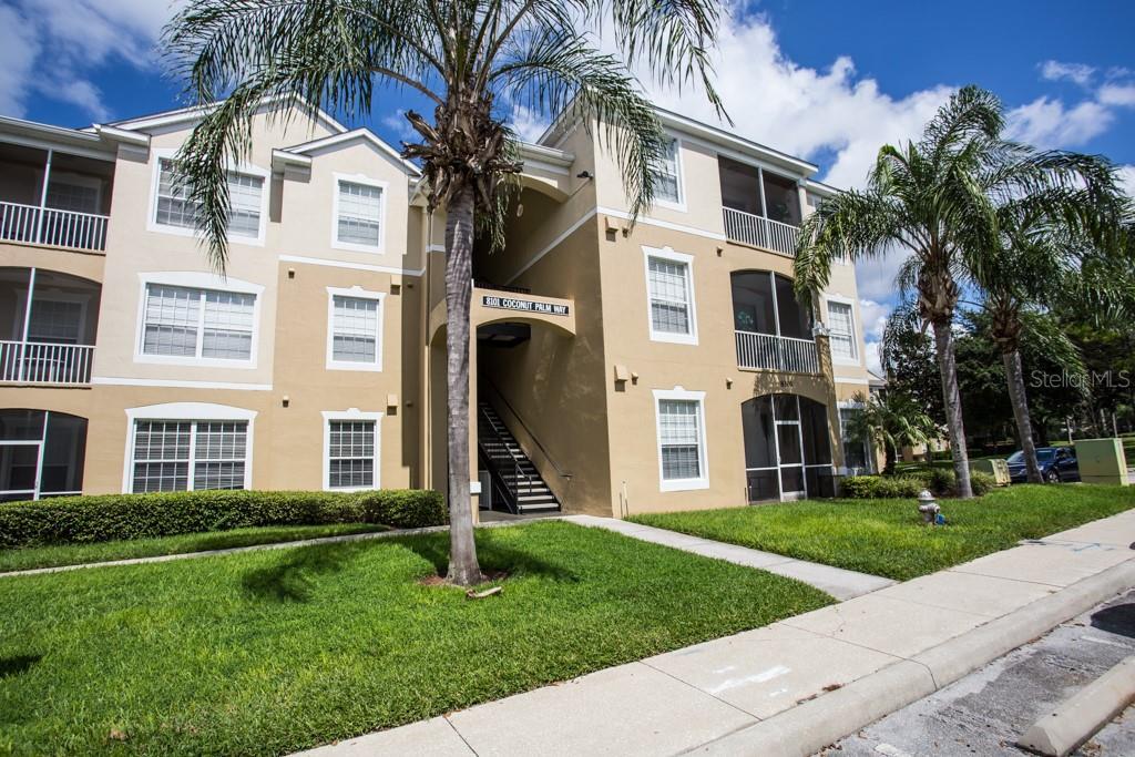 8101 Coconut Palm Way in Kissimmee, FL - Building Photo