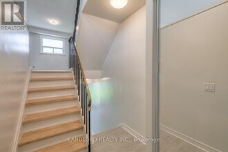 2830 Midland Ave in Toronto, ON - Building Photo - Building Photo