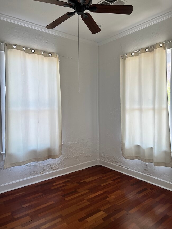 property at 720 N 9th Ave