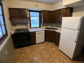 1437 S 59th St in West Allis, WI - Building Photo - Building Photo