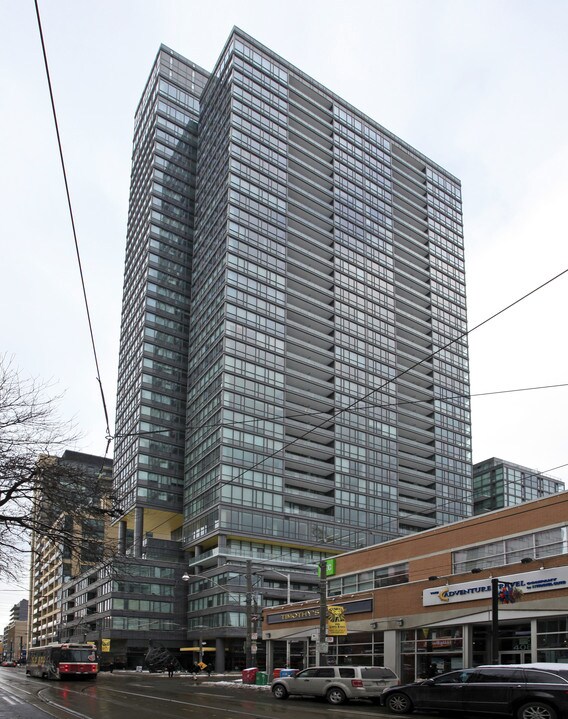 Charlie Condos in Toronto, ON - Building Photo