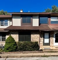 18 Cedar Creek Ct in Bear, DE - Building Photo