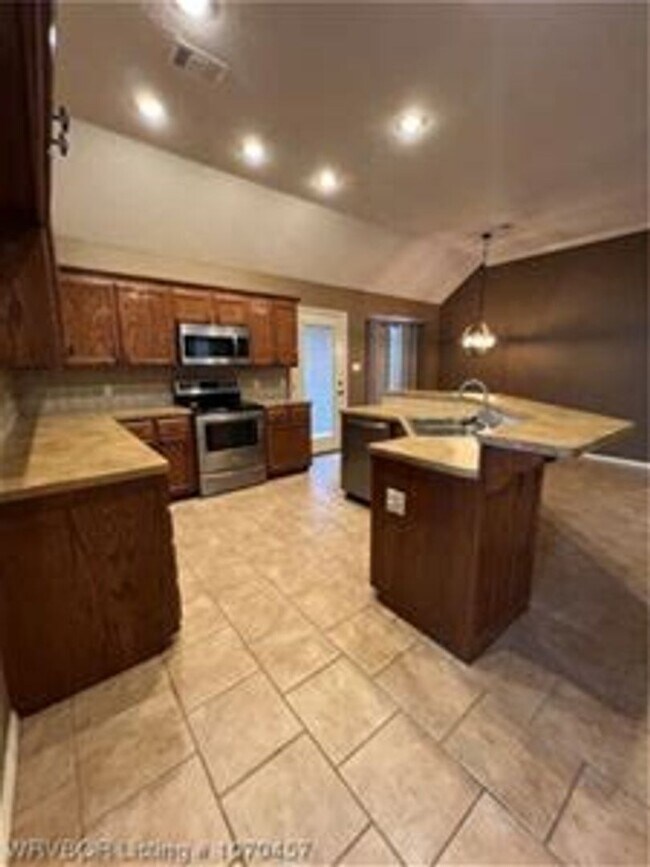 242 Crystal View in Van Buren, AR - Building Photo - Building Photo