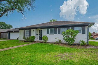1318 Bellgrove Dr in El Lago, TX - Building Photo - Building Photo