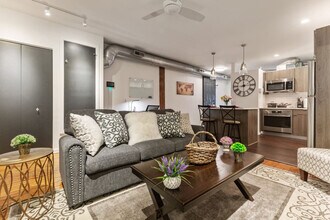 219 Vine St in Philadelphia, PA - Building Photo - Building Photo