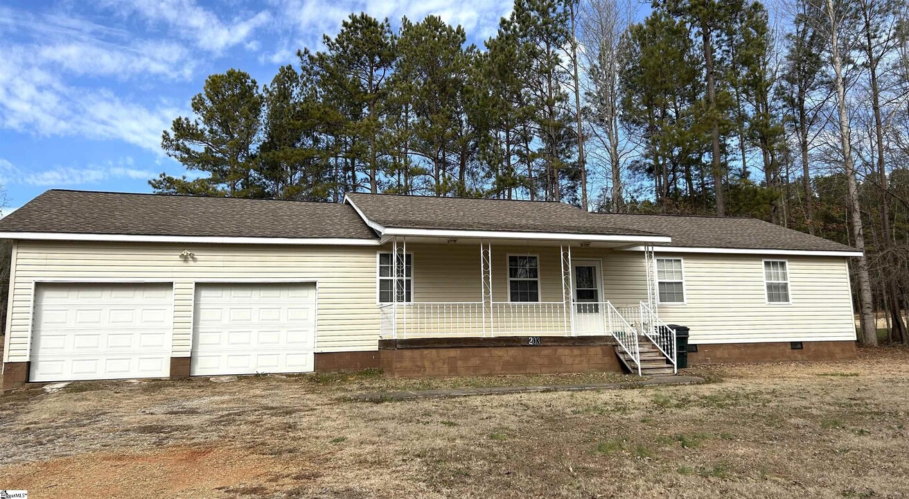 203 S 356 in Woodruff, SC - Building Photo