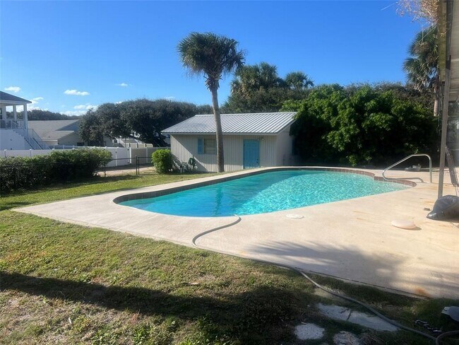 1742 S Central Ave in Flagler Beach, FL - Building Photo - Building Photo