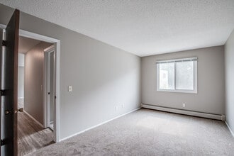 Riverview Apartments in Hudson, WI - Foto de edificio - Interior Photo