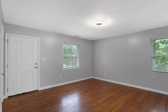 3189 Ward Dr SW in Atlanta, GA - Building Photo - Building Photo
