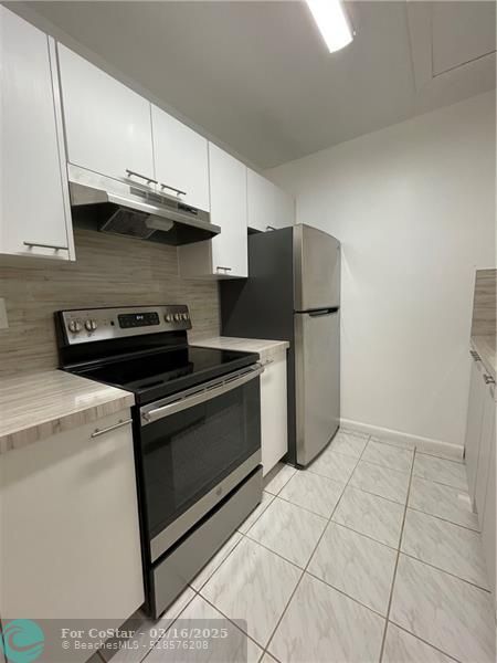 121 Fanshaw C in Boca Raton, FL - Foto de edificio
