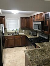 488 Burlington Road Northeast, Unit Apt 4 in Atlanta, GA - Building Photo - Building Photo