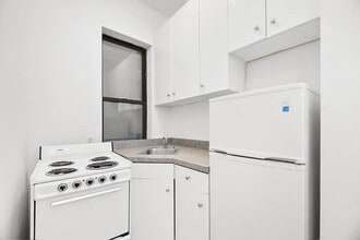25 Thompson St, Unit 12S in New York, NY - Building Photo - Building Photo