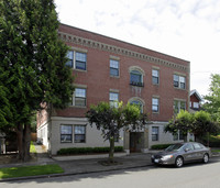 2934 SE Alder St in Portland, OR - Foto de edificio - Building Photo